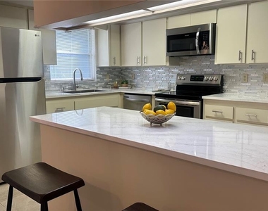 2193 Cork Oak Street E - Photo Thumbnail 10