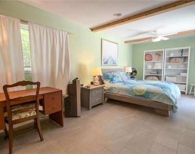 2215 Alvarado Lane - Photo Thumbnail 14