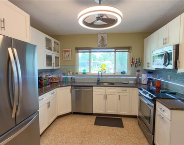 2215 Alvarado Lane - Photo Thumbnail 7