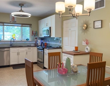 2215 Alvarado Lane - Photo Thumbnail 6