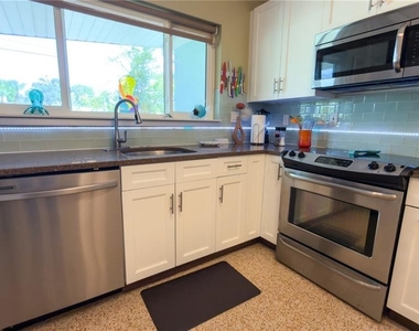 2215 Alvarado Lane - Photo Thumbnail 8