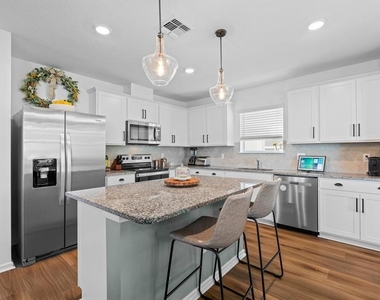 11875 Armada Way - Photo Thumbnail 7