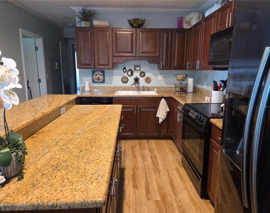 3157 Goldenrod Street - Photo Thumbnail 3