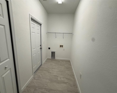2669 Maximo Road - Photo Thumbnail 12
