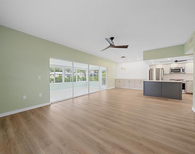 5865 Tidewood Avenue - Photo Thumbnail 14