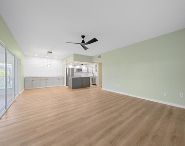 5865 Tidewood Avenue - Photo Thumbnail 13