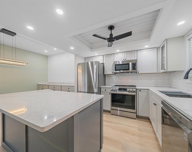 5865 Tidewood Avenue - Photo Thumbnail 5