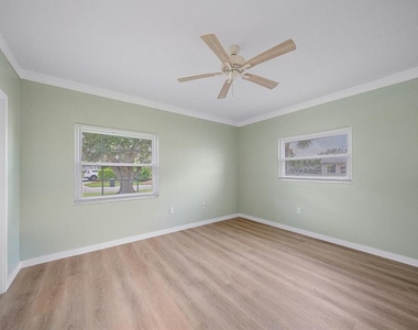 5865 Tidewood Avenue - Photo Thumbnail 16
