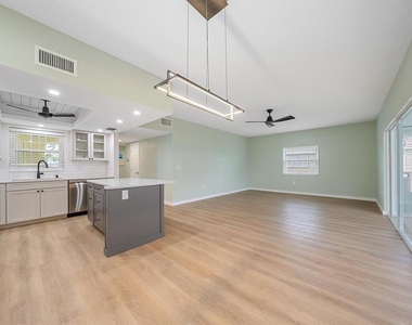 5865 Tidewood Avenue - Photo Thumbnail 9