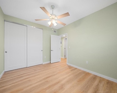 5865 Tidewood Avenue - Photo Thumbnail 22
