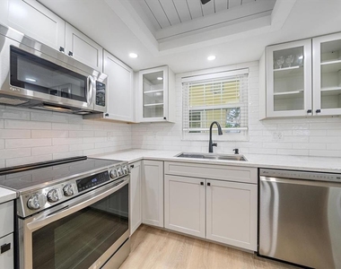 5865 Tidewood Avenue - Photo Thumbnail 7