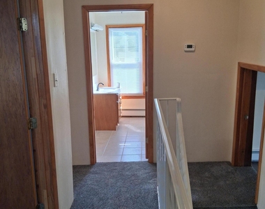 723 Exeter Avenue - Photo Thumbnail 15
