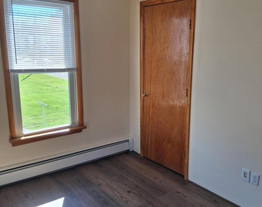 723 Exeter Avenue - Photo Thumbnail 21
