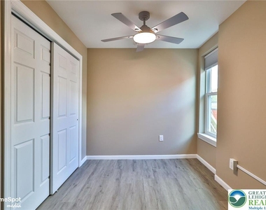 1210 W Turner Street - Photo Thumbnail 13