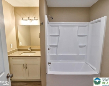 1210 W Turner Street - Photo Thumbnail 15