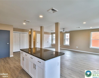 1210 W Turner Street - Photo Thumbnail 6