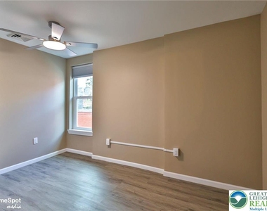 1210 W Turner Street - Photo Thumbnail 12
