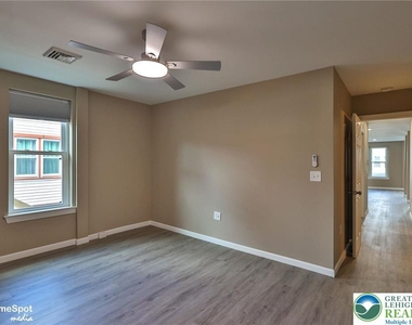 1210 W Turner Street - Photo Thumbnail 18