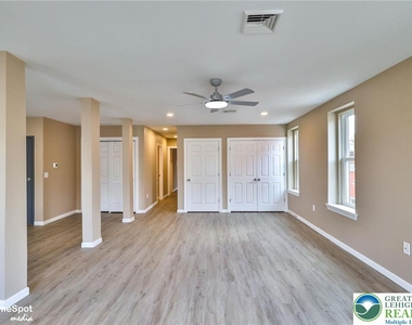 1210 W Turner Street - Photo Thumbnail 8