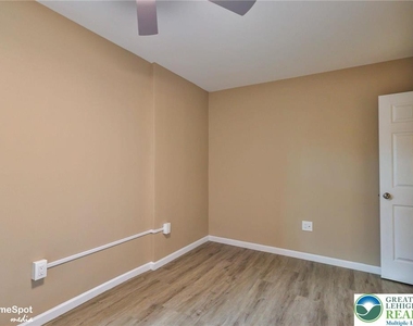 1210 W Turner Street - Photo Thumbnail 14