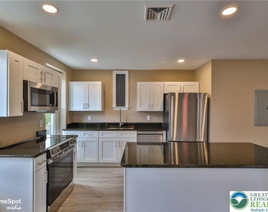 1210 W Turner Street - Photo Thumbnail 4