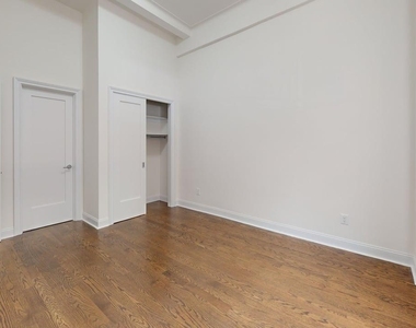 25 West 68th Street  - Photo Thumbnail 3