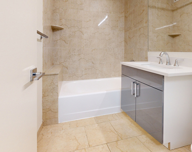 10 Hanover Square - Photo Thumbnail 9