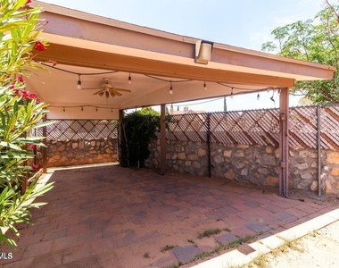 2220 Robert Wynn Street - Photo Thumbnail 12