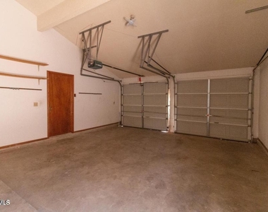 2220 Robert Wynn Street - Photo Thumbnail 3