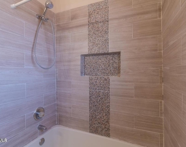 2220 Robert Wynn Street - Photo Thumbnail 11