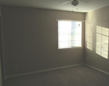 11728 Mesquite Bush Drive - Photo Thumbnail 12