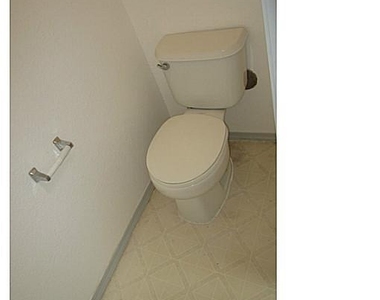 1468 Plaza Verde Drive - Photo Thumbnail 12