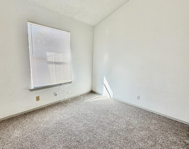 1468 Plaza Verde Drive - Photo Thumbnail 11
