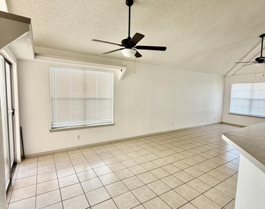 1468 Plaza Verde Drive - Photo Thumbnail 4