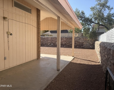 1468 Plaza Verde Drive - Photo Thumbnail 20
