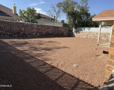 1468 Plaza Verde Drive - Photo Thumbnail 21