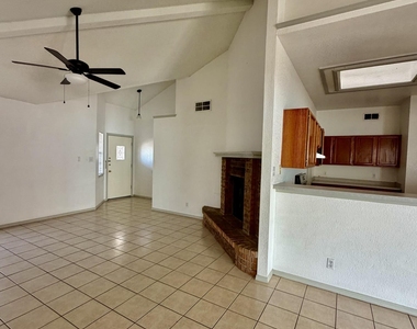 1468 Plaza Verde Drive - Photo Thumbnail 3