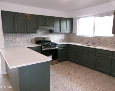 5649 Cory Drive - Photo Thumbnail 2