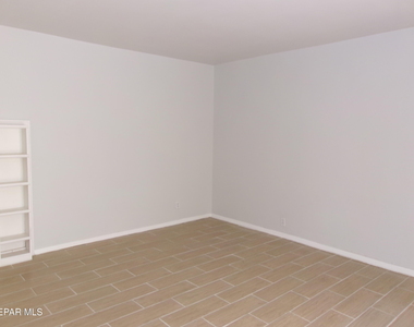 5647 Cory Drive - Photo Thumbnail 10