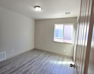 3857 Loma Cortez Drive - Photo Thumbnail 15