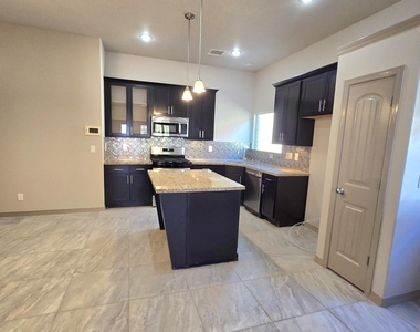 3857 Loma Cortez Drive - Photo Thumbnail 11