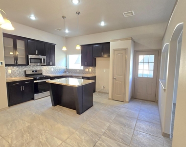 3857 Loma Cortez Drive - Photo Thumbnail 12