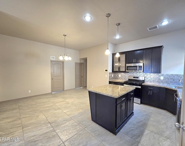 3857 Loma Cortez Drive - Photo Thumbnail 2