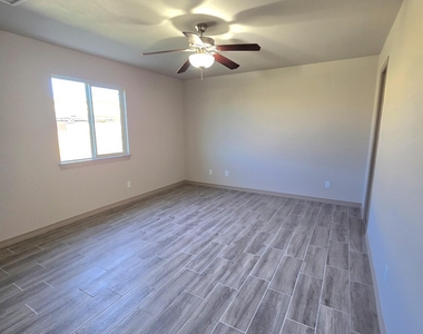 3857 Loma Cortez Drive - Photo Thumbnail 18