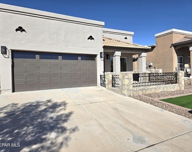 3857 Loma Cortez Drive - Photo Thumbnail 1