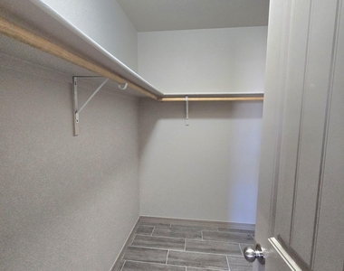 3857 Loma Cortez Drive - Photo Thumbnail 19