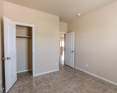 12485 Knightsbridge Drive - Photo Thumbnail 7
