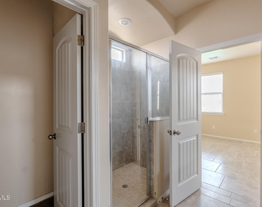 12485 Knightsbridge Drive - Photo Thumbnail 19