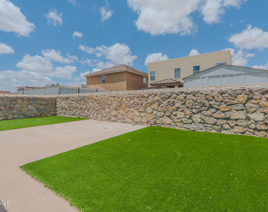 12485 Knightsbridge Drive - Photo Thumbnail 40