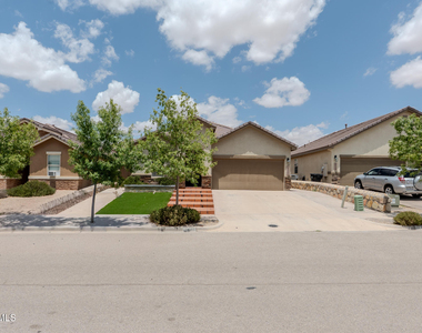 12485 Knightsbridge Drive - Photo Thumbnail 4